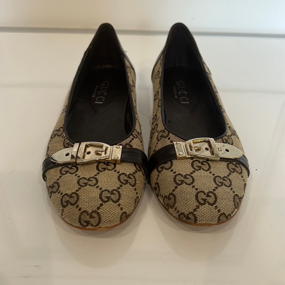 Gucci Flats - Picture 1 of 8